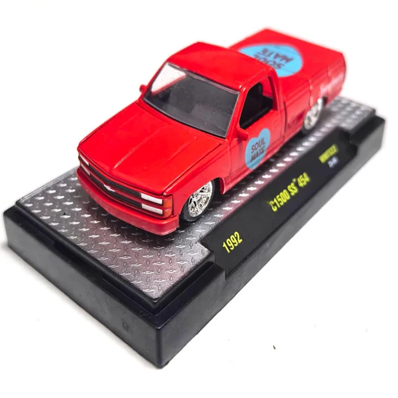 M2 Diecast 1:64 Scale 1992 C1500 SS 454 1987Grand National Custom Simulation Alloy Toy Car Model Static Decoration Display Gifts