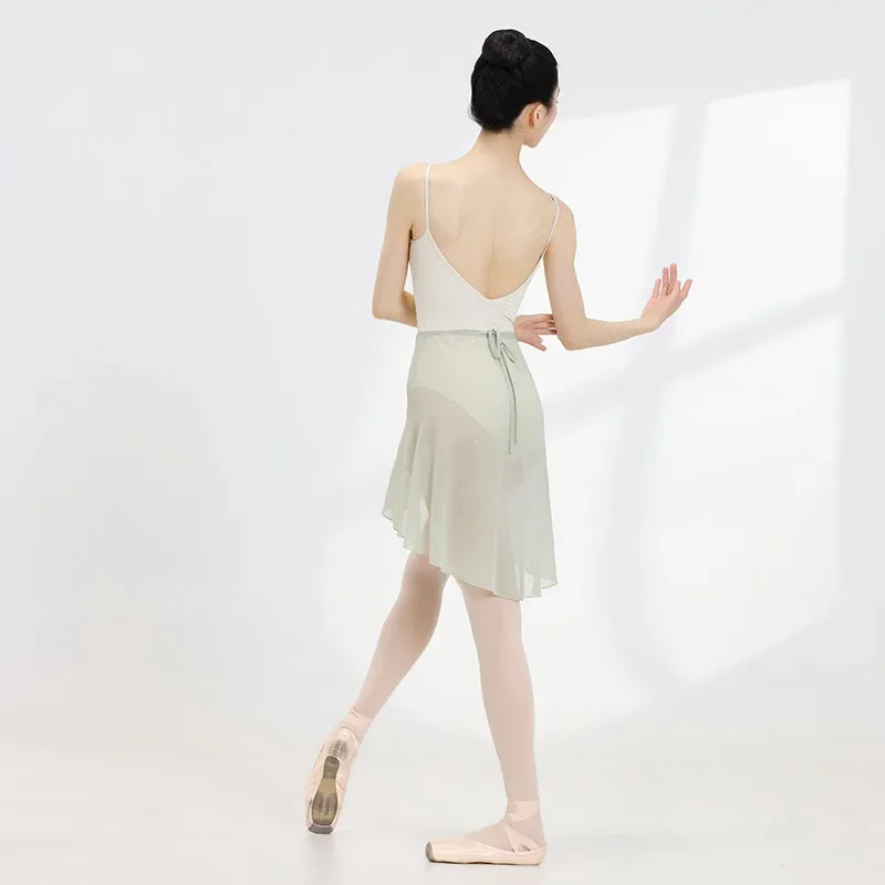발레 댄스 스커트 불규칙한 여성 트레이닝 복 발레 댄스 얇은 명주 그물 스커트 조절 가능한 스트랩이있는 풀온 하프 바디 스커트