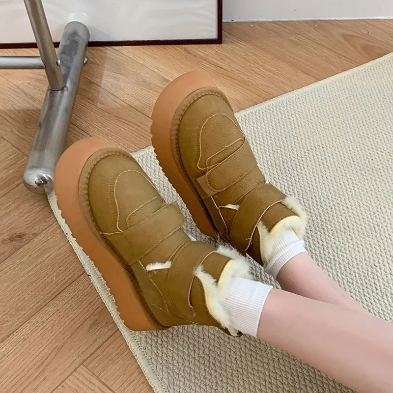 أحذية الثلوج متعددة الاستخدامات للنساء 2025 شتاء جديد الصوف سميكة الدافئة عدم الانزلاق منصة صغيرة أحذية قطنية