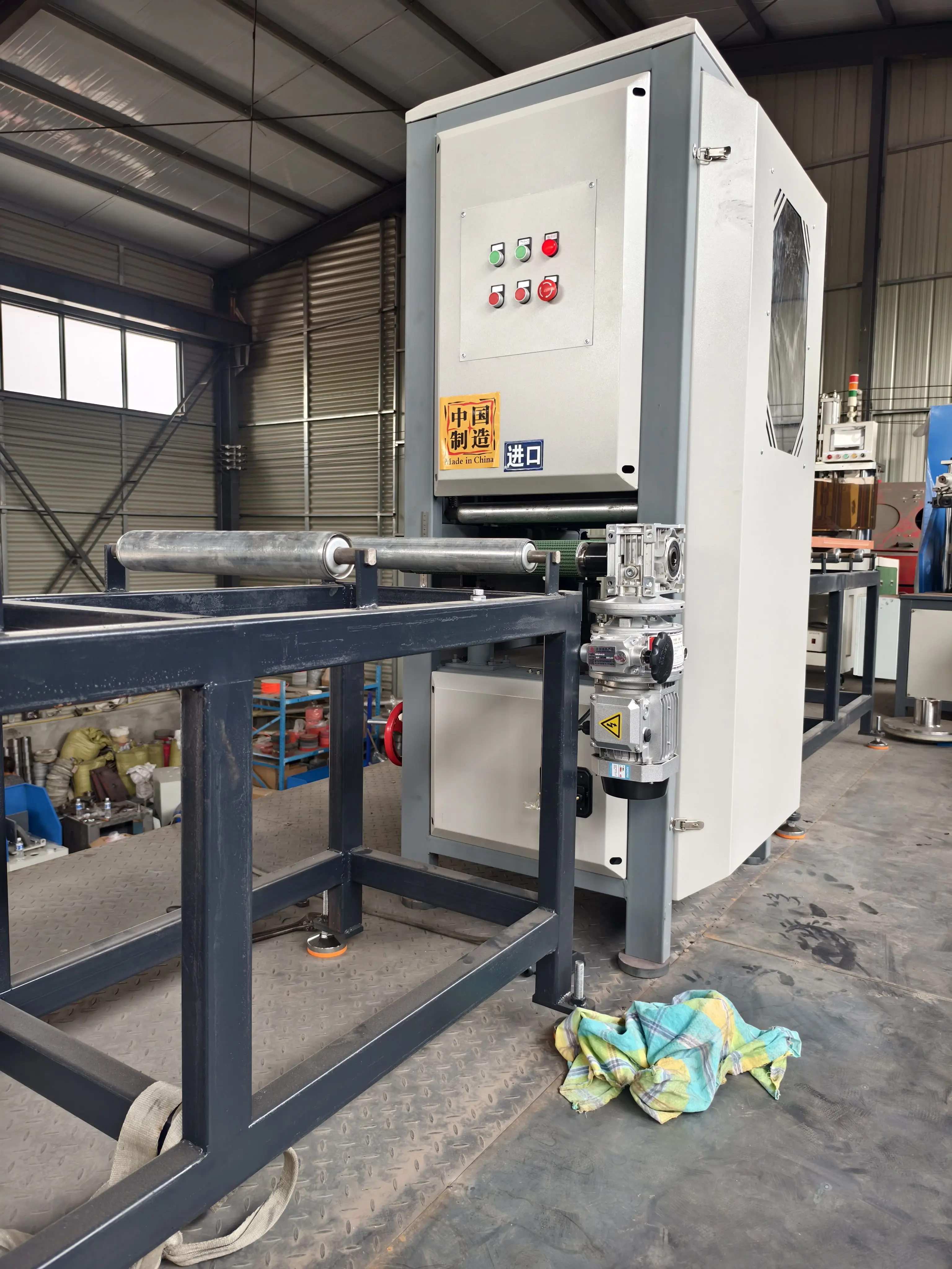 machine plate de polissage et d'élimination de la rouille