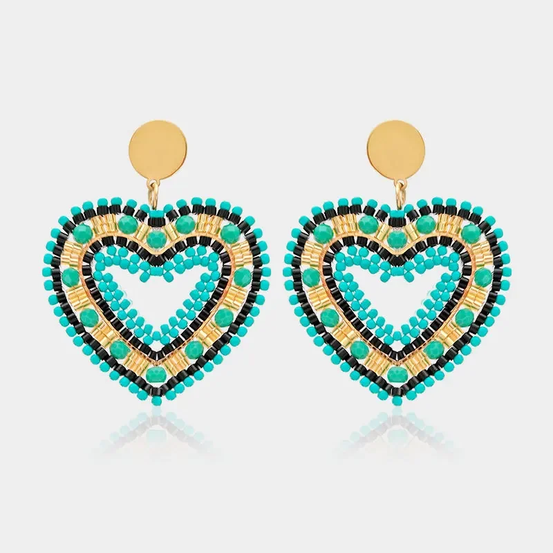 المرأة البوهيمي الأخضر القلب أقراط مع حبات الأرز الجوف خارج كريستال اليد الحياكة سبيكة بسيطة مجوهرات الأزياء تنوعا