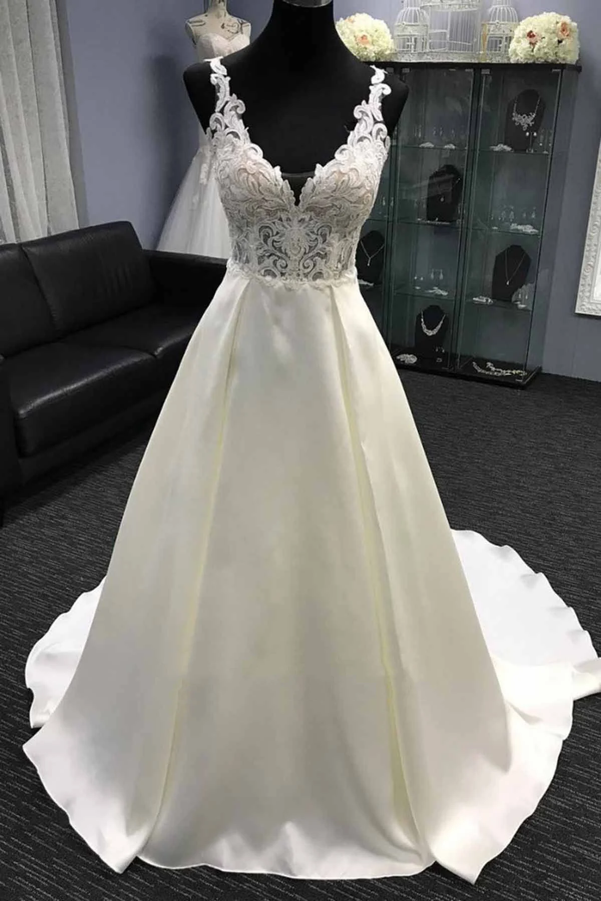 JIERUIZE Lace Appliques Luxury Mermaid Wedding Dresses V-neck Lace Up Back Bridal Gowns Sweep Train