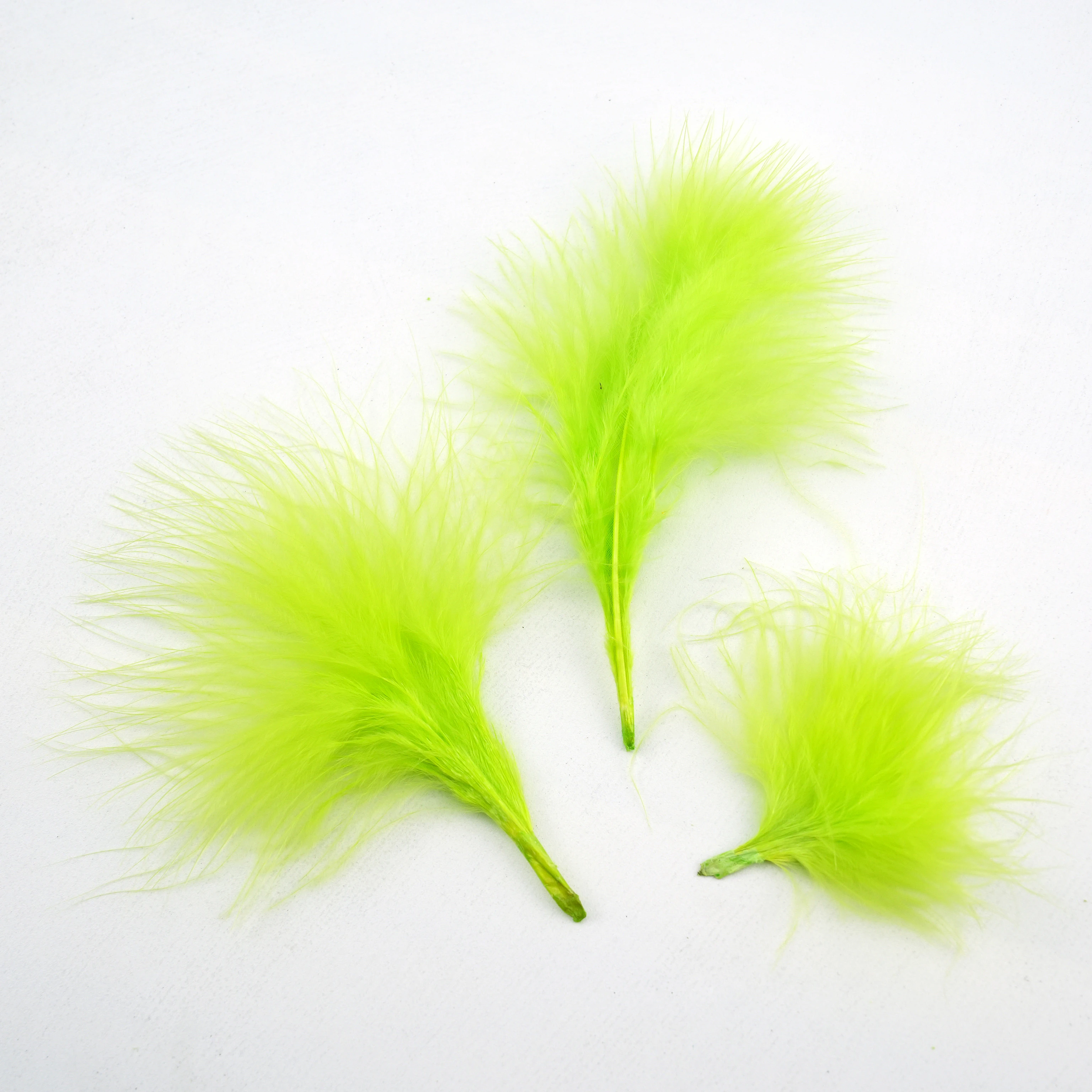 

100 pcs Fluorescent Green Feathers 6-12cm pluma for DIY Crafts Costume Party Decorations Bulk Bright Neon Color