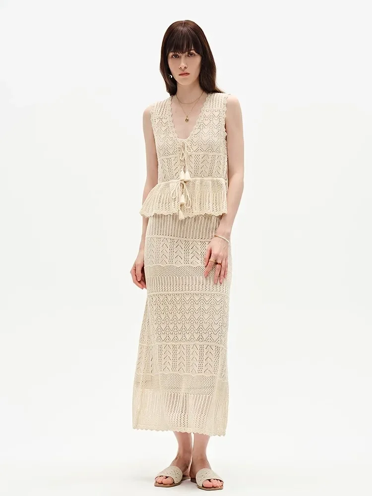 Estilo boêmio damasco escavado colete de malha de design de verão feminino de duas peças emparelhado com conjunto de meia saia fina