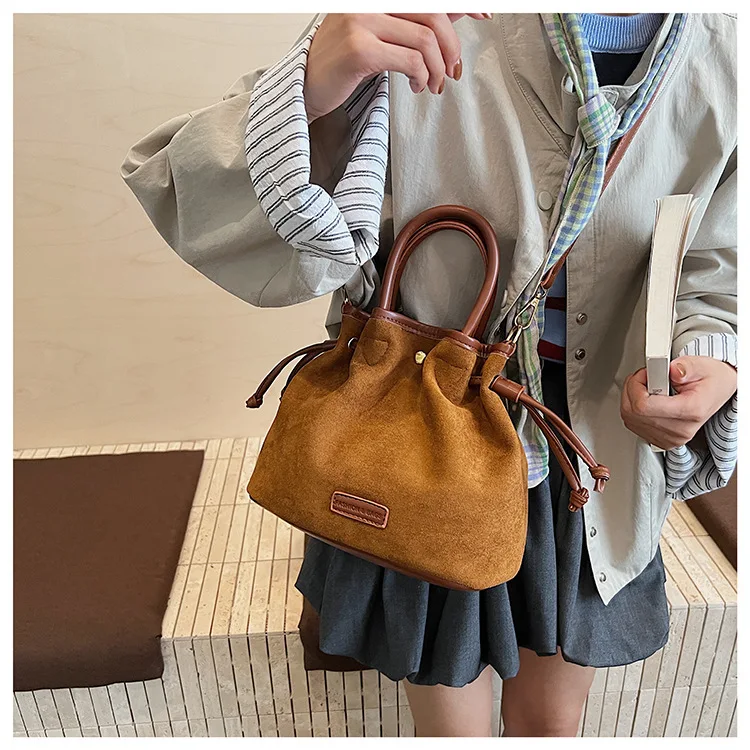 

2025 Retro Women's Bucket Bag Genuine Leather Multi-way Shoulder Crossbody Purse Vintage Large Capacity Tote for Work Commute