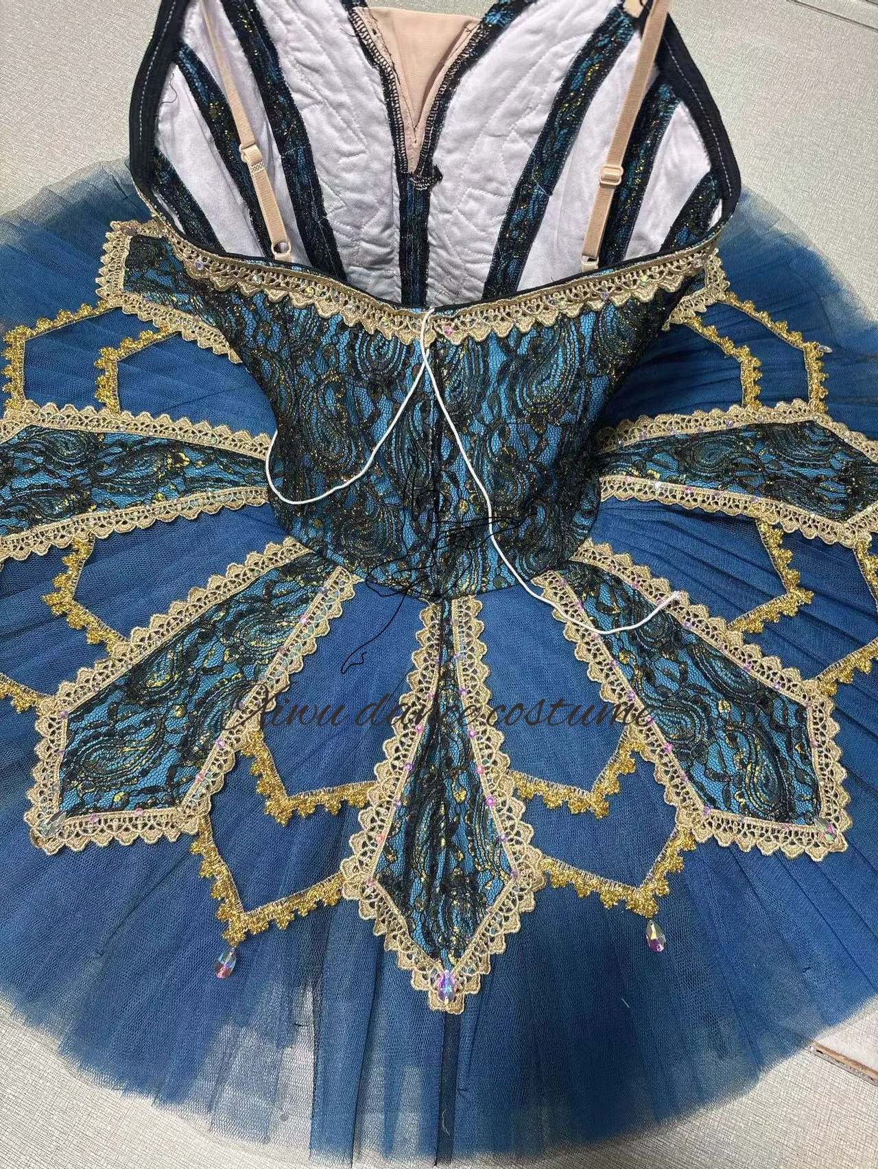 Abito da balletto da competizione di fascia alta in costume da balletto professionale di alta qualità su misura