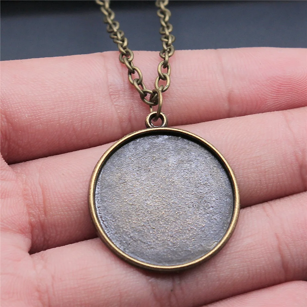 Antique Bronze Color 25mm Inner Size Round Classic Style One Sided Cameo Cabochon Pendant Necklace Long Chain