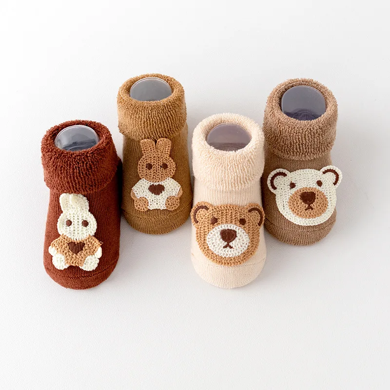 الوليد الشتاء أفخم جوارب يمكن السير بها على الأرض 0-2Year الطفل حلقة الدافئة المضادة للانزلاق منتصف أنبوب جورب لطيف الكرتون الدب جورب الصلبة القطن الاطفال الأحذية
