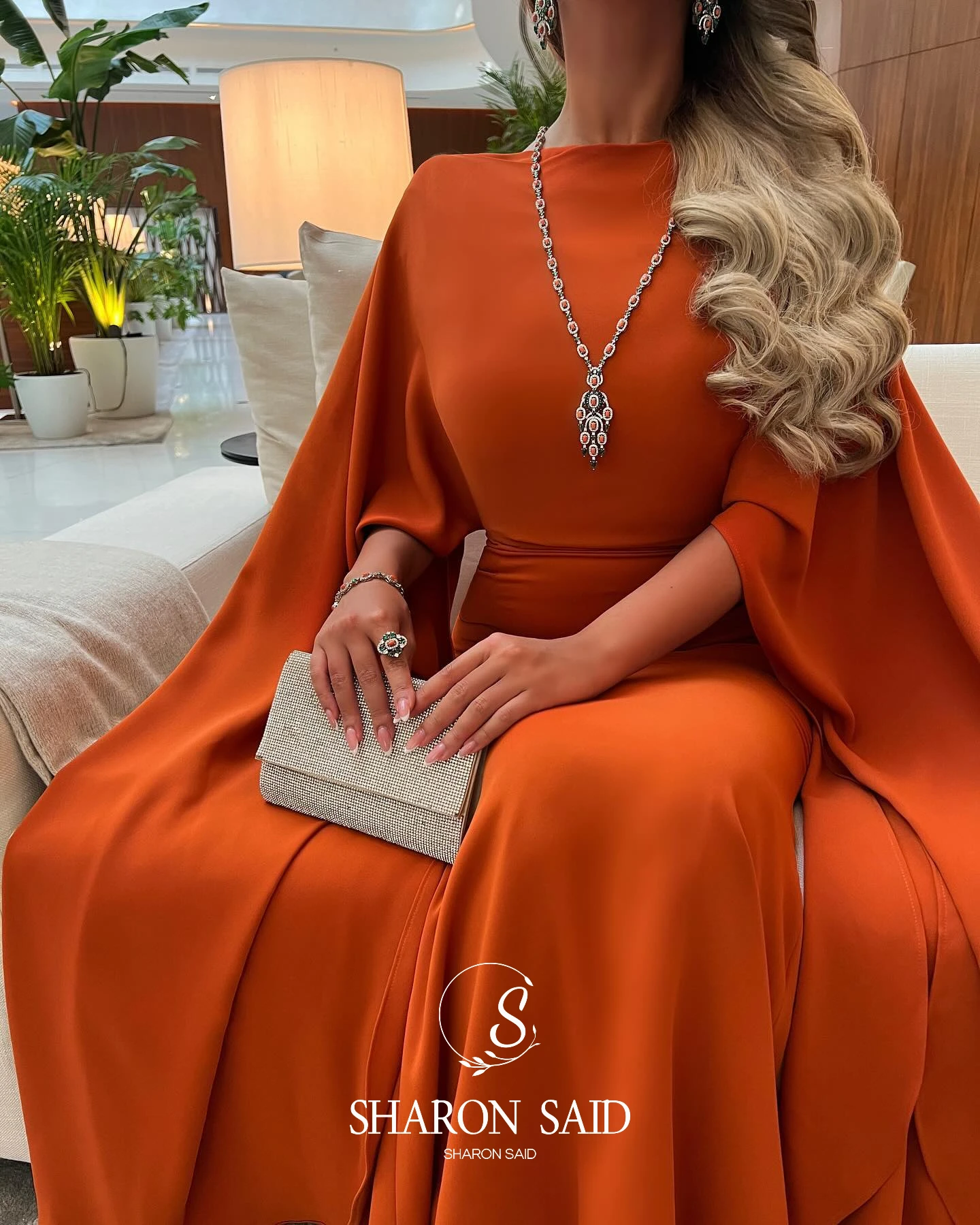 Sharon Said elegancka pomarańczowa suknia wieczorowa syrenka z peleryną długie rękawy arabski dla kobiet suknie na przyjęcia weselne SF120 dostosowane