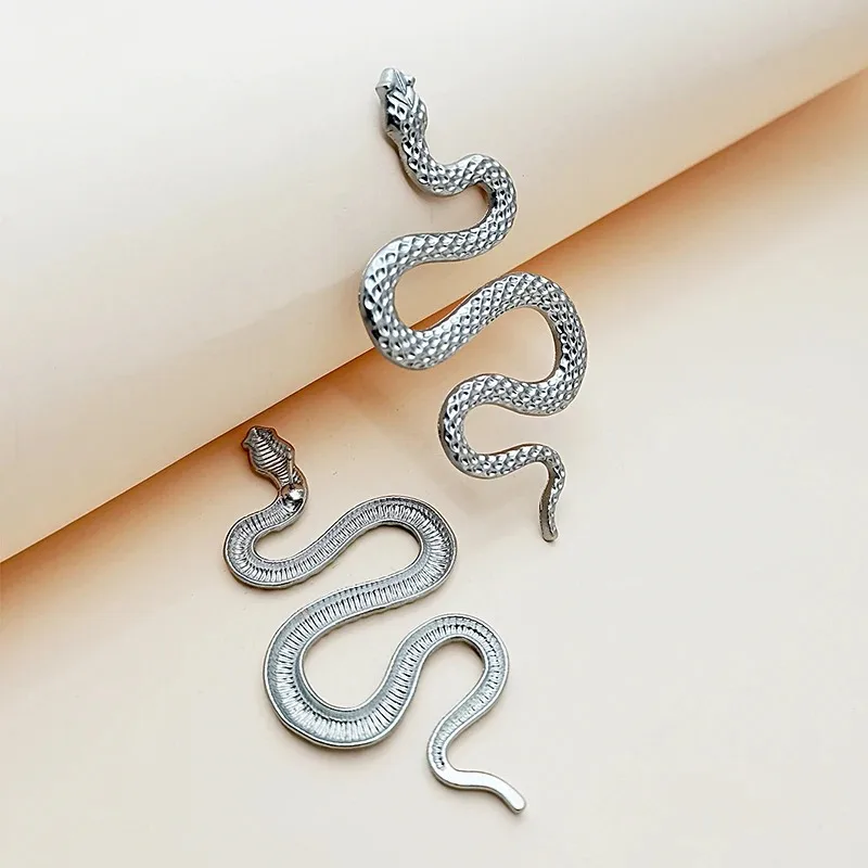 2pcs Sexy and Exaggerated Halloween Snake Stud Earrings for Women, Fashion Gothic Personalized Earrings Trend Girl Rock Jewelry image 4
