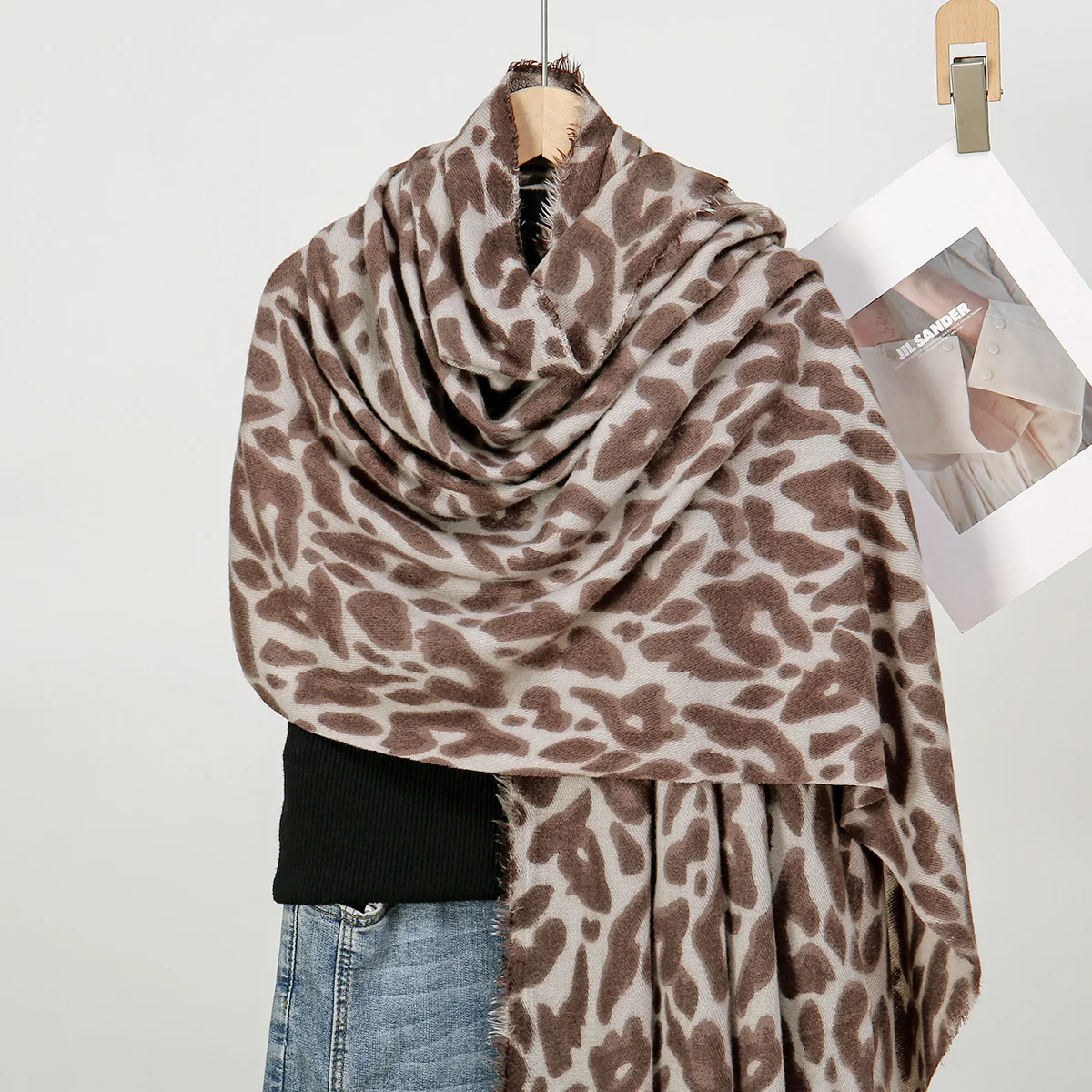 Women Winter Luxury Pashmina Scarf Classic Eopard Print Design Long Cashmere Shawl Female Foulard Thick Tassel Muffler Warmer