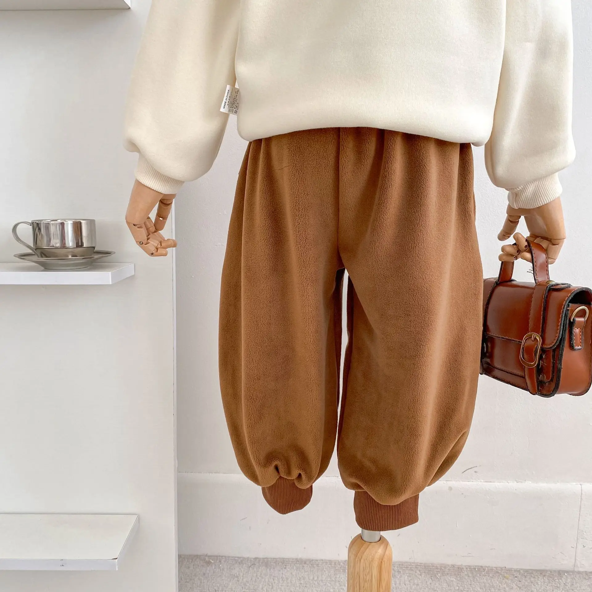 

Новая осенняя одежда для младенцев 3–6 лет, стильные повседневные брюки, двусторонние бархатные повседневные брюки.