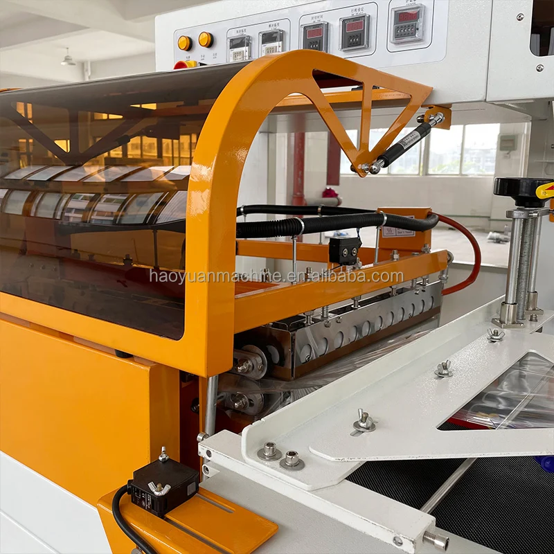 آلة تغليف وتغليف وختم الحرارة لفيلم التقويم عالي السرعة شبه أوتوماتيكية #3