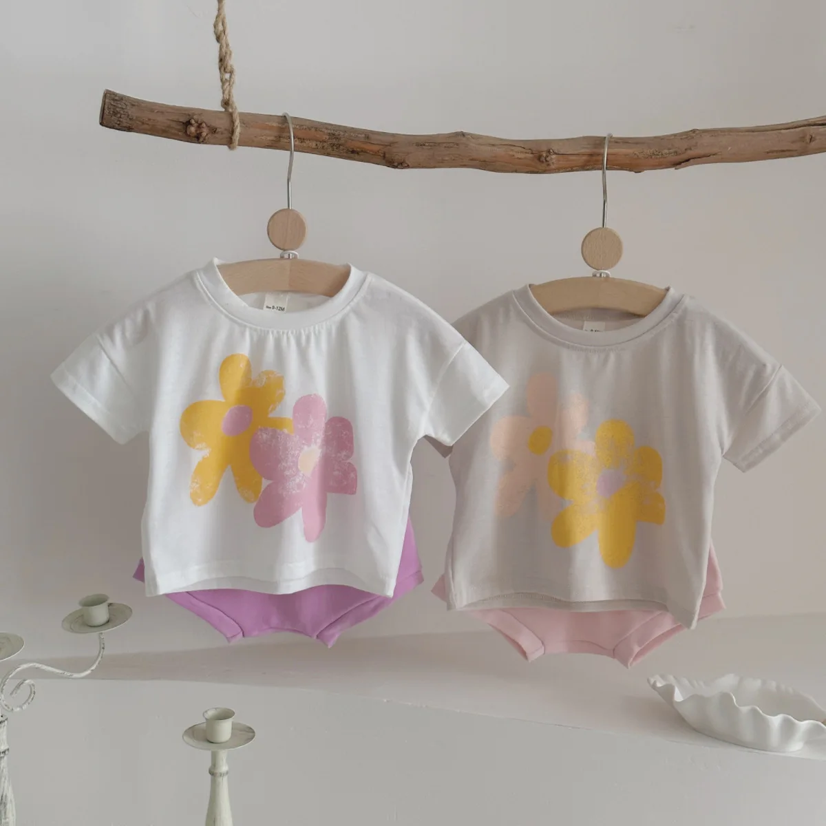 

Одежда для малышей в корейском стиле, футболка с большим цветочным принтом + треугольные пляжные шорты, одежда для девочек, летние комплекты из 2 предметов, От 0 до 3 лет