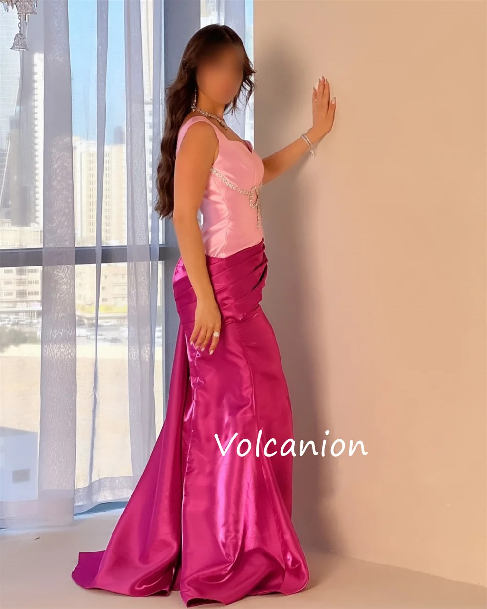 تخصيص رائعة Charmeuse مطرزة القوس الطية البوق الحبيب فساتين طويلة مناسبة مخصصة الرجعية الرسمية