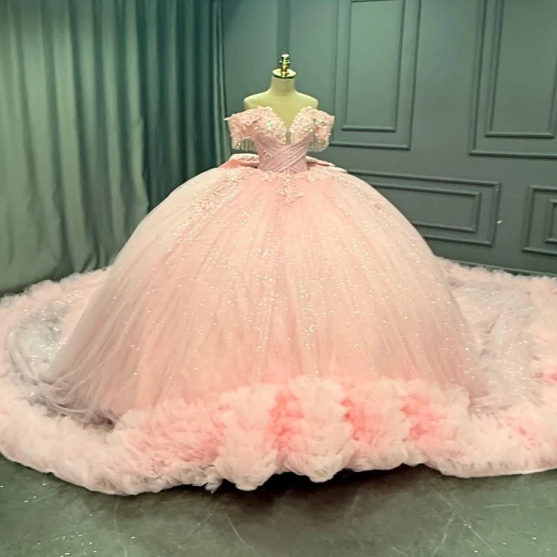 

Pink Shiny Ball Gown Quinceanera Dresses Applique Lace Beading Crystal Bow Tiered Tull Corset Off Shoulder Sweet 16 Dress Vestid