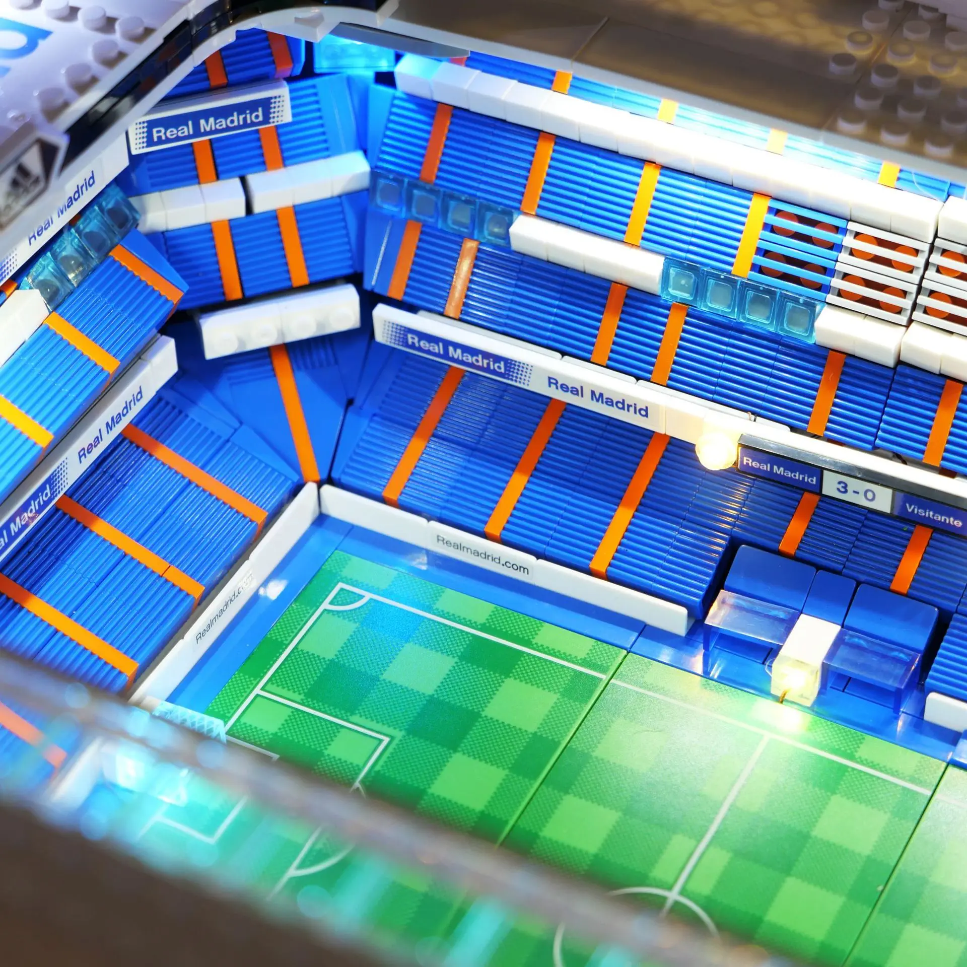 Conjunto de iluminação LED adequado para LEGO Real Madrid Santiago Bernabéu Stadium 10299 Blocos de construção Brinquedos de lâmpada DIY (sem tijolos de modelo)