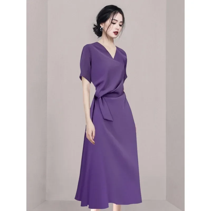 Fashionable Dress with waist closing, high-end design, new summer 2020, for women