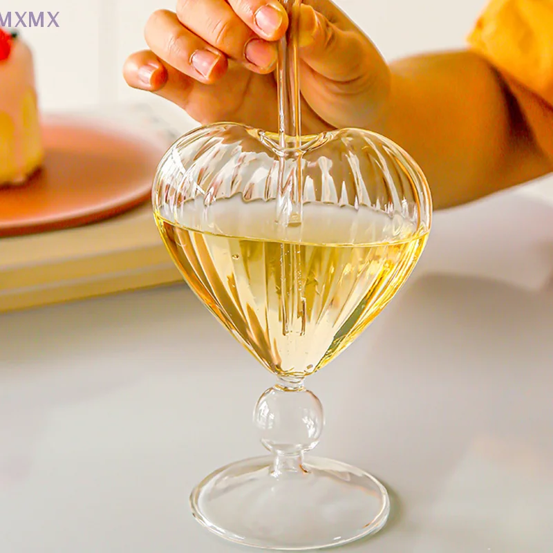 Copa de cóctel de vino en forma de corazón, taza de jugo creativa con pajita, artículos para beber para Club, decoración de fiesta artesanal, 220/320ml