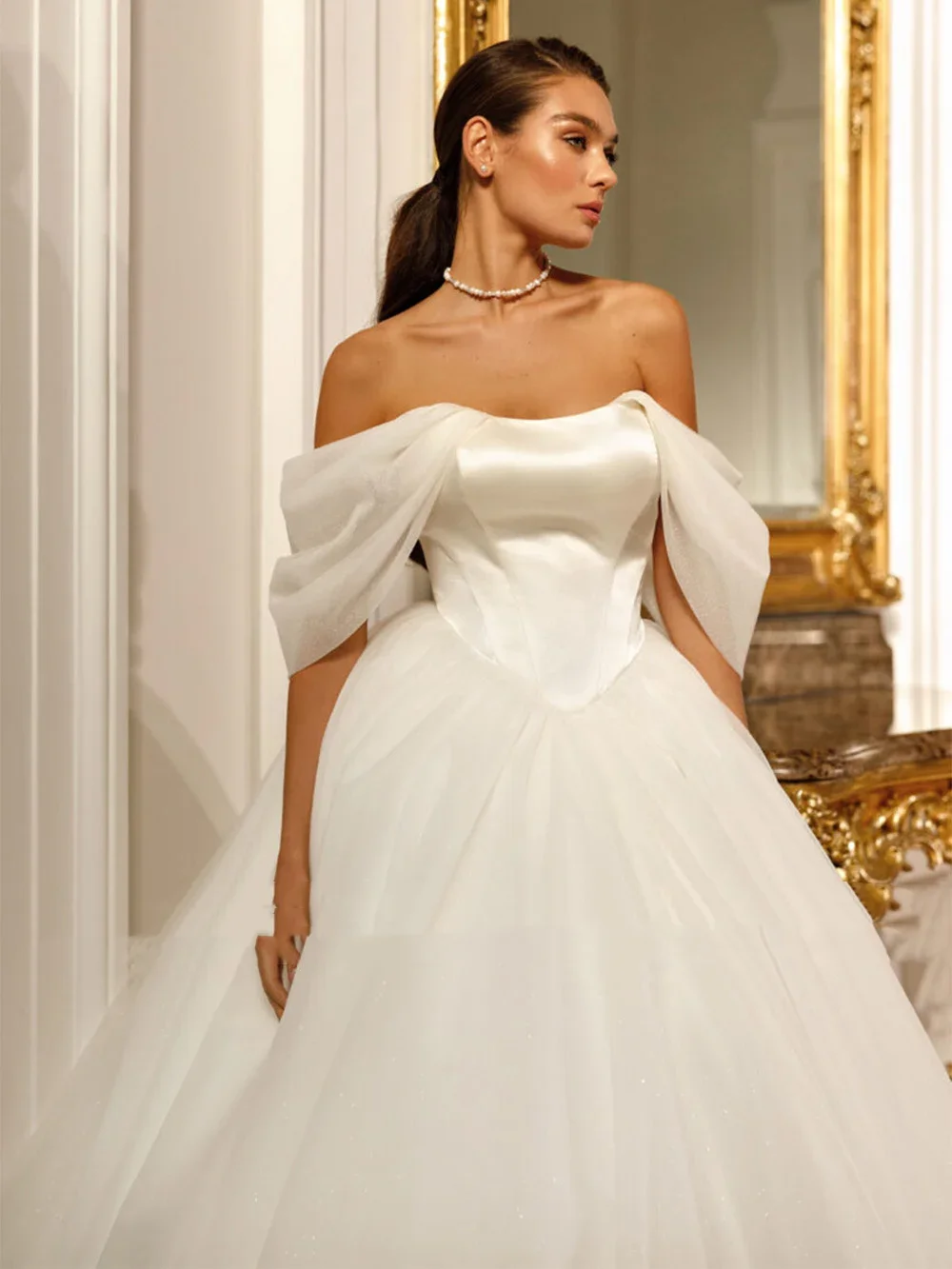 Customized Ball Gown Wedding Dresses Scoop Neck Off The Shoulder Tulle Sweep Train Backless Corset Bridal Gown vestidos de novia