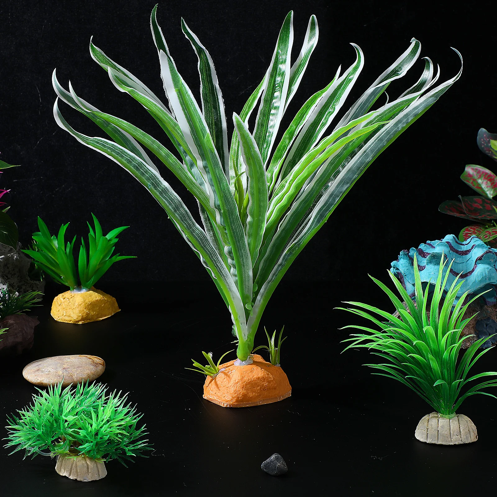 

2pcs Decorative Plants For Reptile Tank Artificial Resin Climbing Habitat Ornament Terrarium Decor Lizard Box Plants Pet