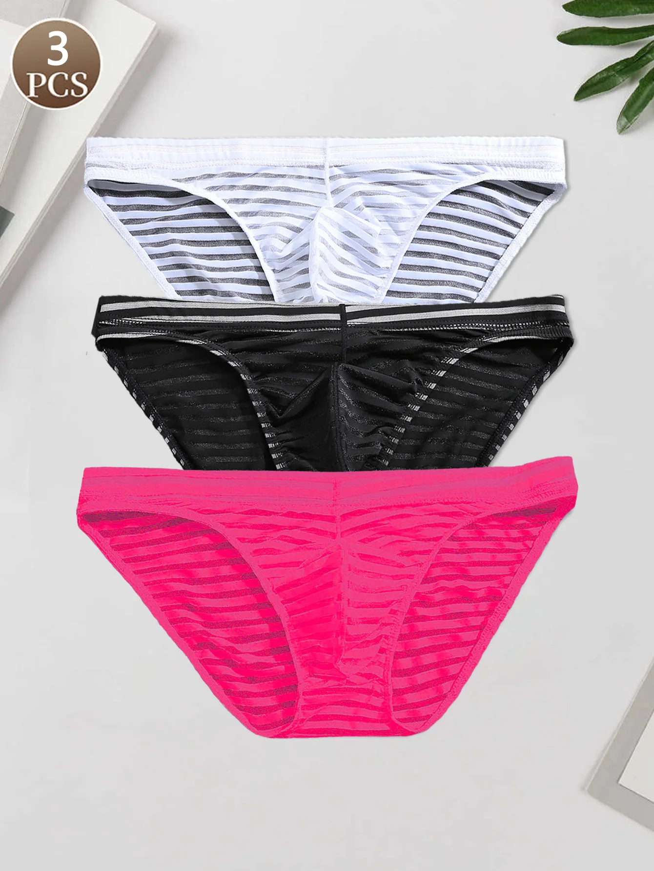 

3PCS Solid color low waist brief Bbreathable men's loose and comfortable simple and lightweight fashionable underwear