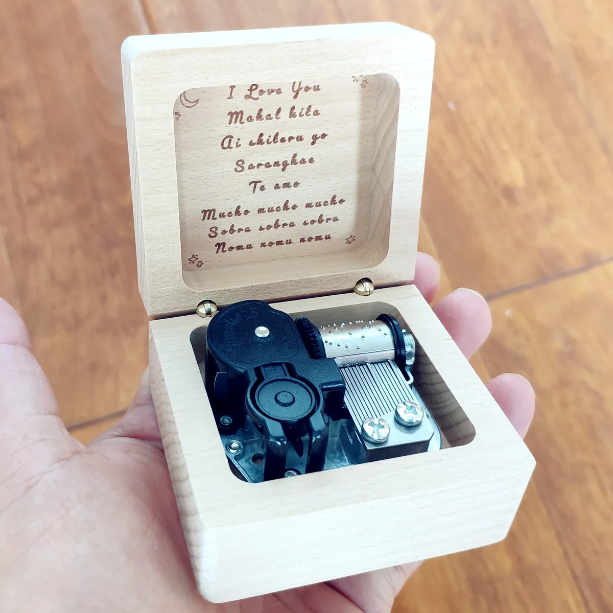 Te Amo Wood Wind Up Photo Music Box, Customized Anniversary, Wedding, Birthday Gifts