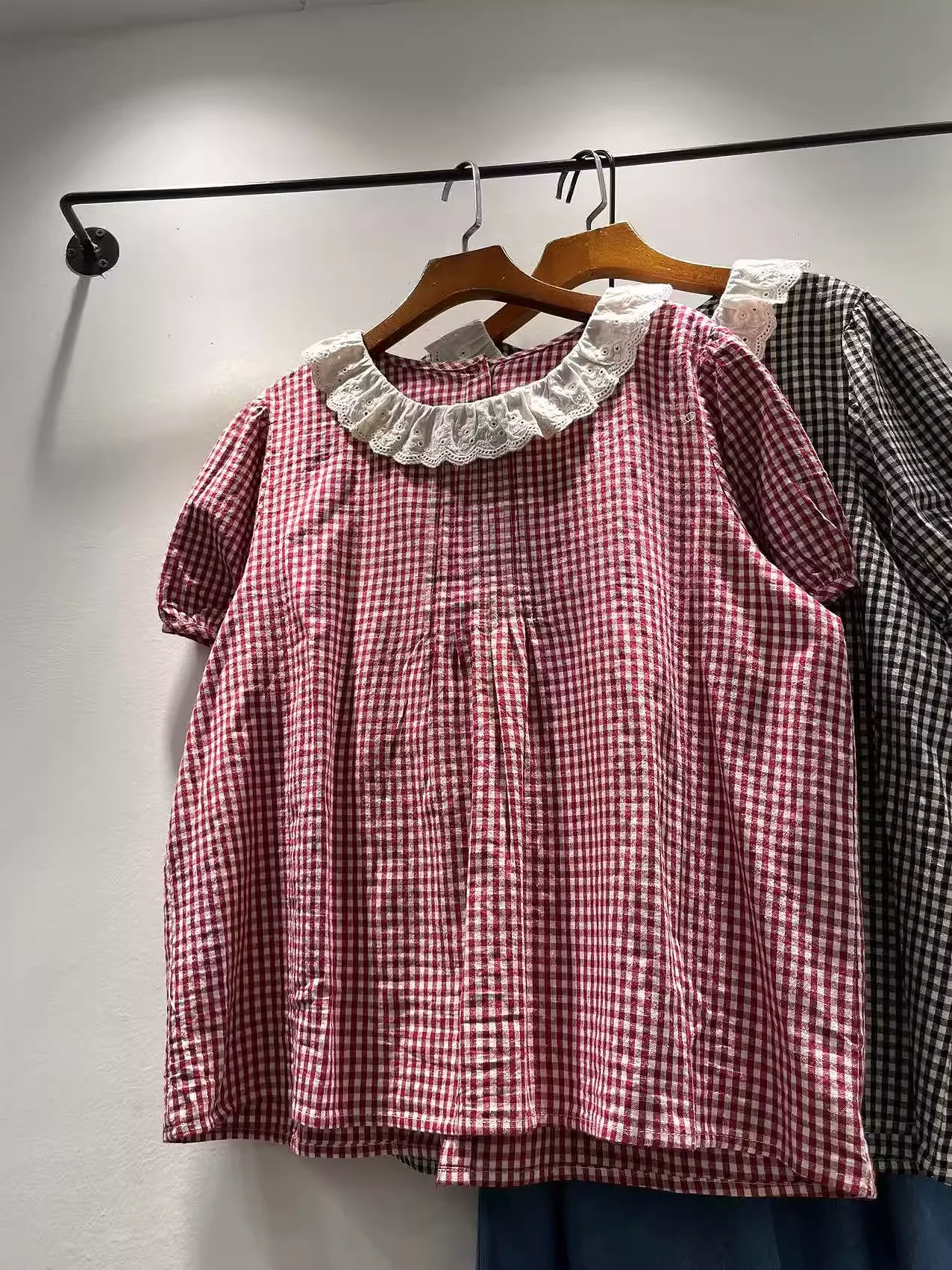 

2025 Korea fashion cotton check shirts and blouses for women summer lace collar red black plaid shirts women pullvoer
