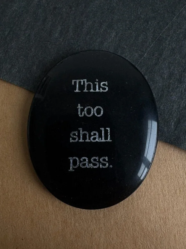 Natural Obsidian Energy Palm Stone, Ellipse Inspirational Room Decor Healing Crystals Energy Feng Shui Gift 3.5x4.5cm