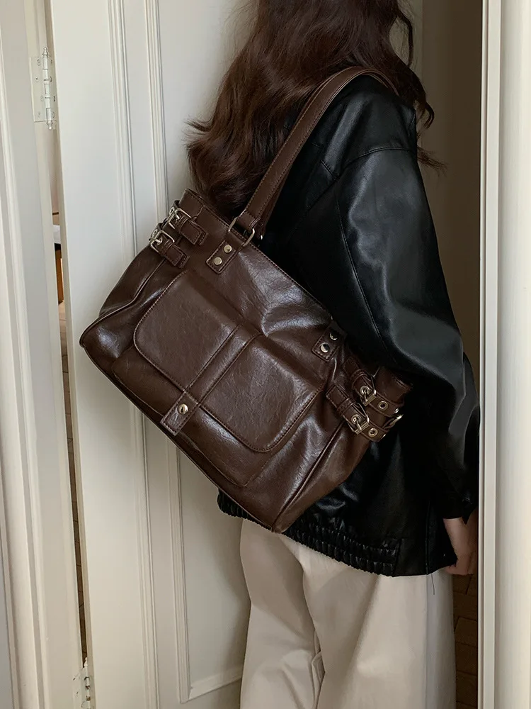 Rivet Women's Totes Large Capacity High Quality PU Leather Ladies Shoulder Messenger Bags Femme Commuting Ladies Big Handbag image 3