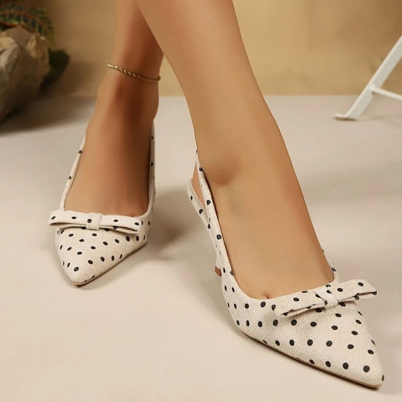Damenmode, geschlossene Zehenpartie, Stiletto-Pumps, spitze Zehen, hohe Absätze, elegantes Schuhwerk für Büro, formelle Anlässe, bequemes Schuhwerk für Damen. – Detail 8