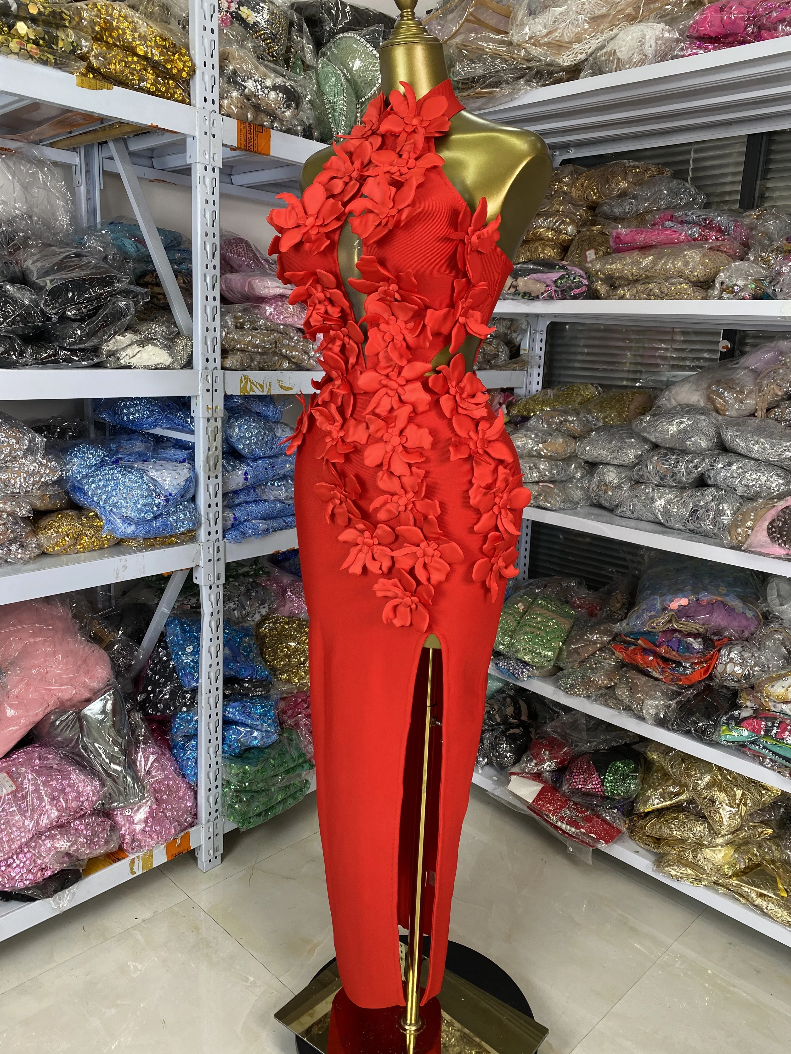 مصنع الجملة ضمادة اللباس النساء الأحمر يزين قطع الزهور مفتوحة الساق طويلة عيد ميلاد المشاهير مساء نادي حزب فساتين