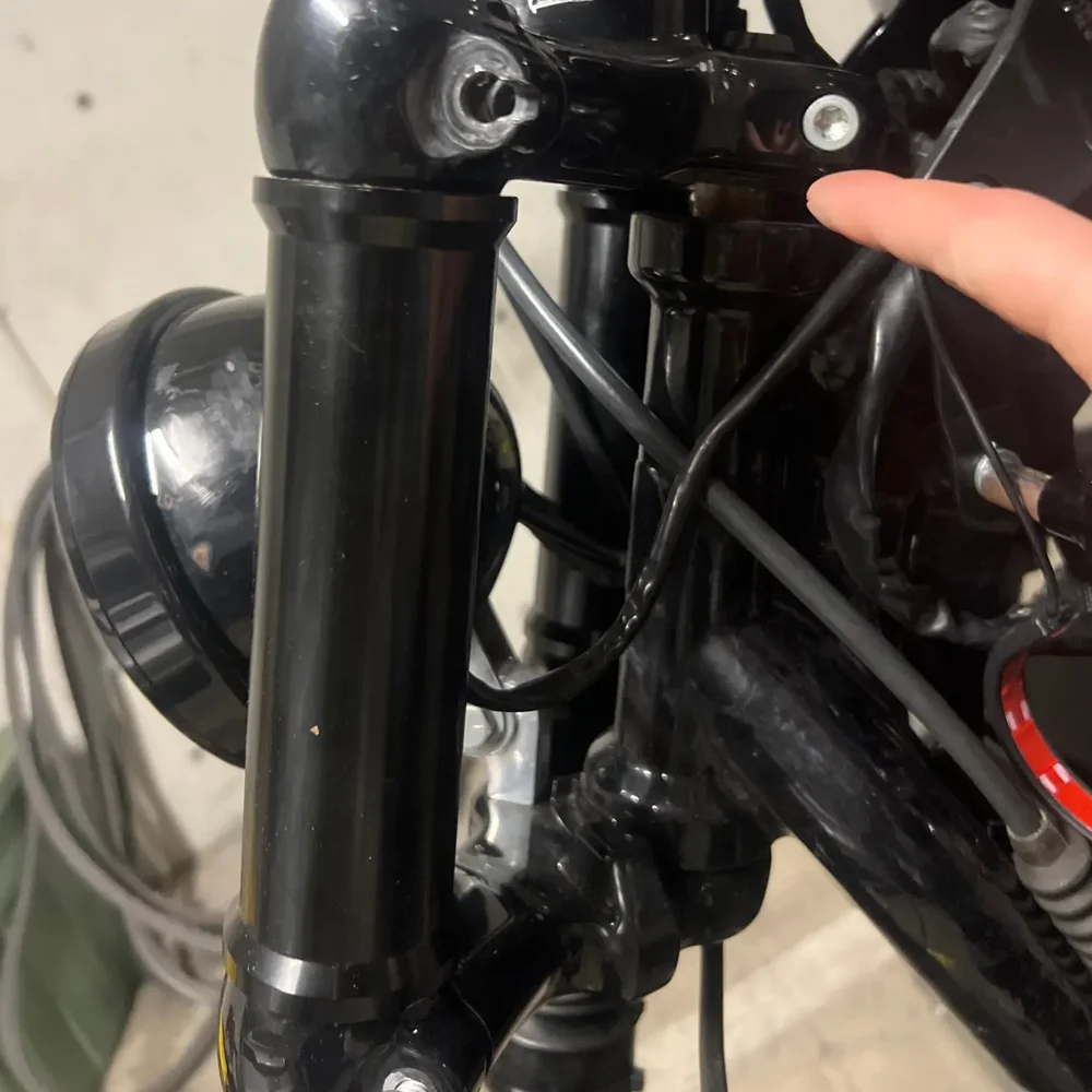 Vorderer Motorrad-Gabelschutz, unterer Gaiter-Stiefel-Stoßdämpferschutz für Harley Sportster XL883 XL1200 FXD 39 mm – Detail 1