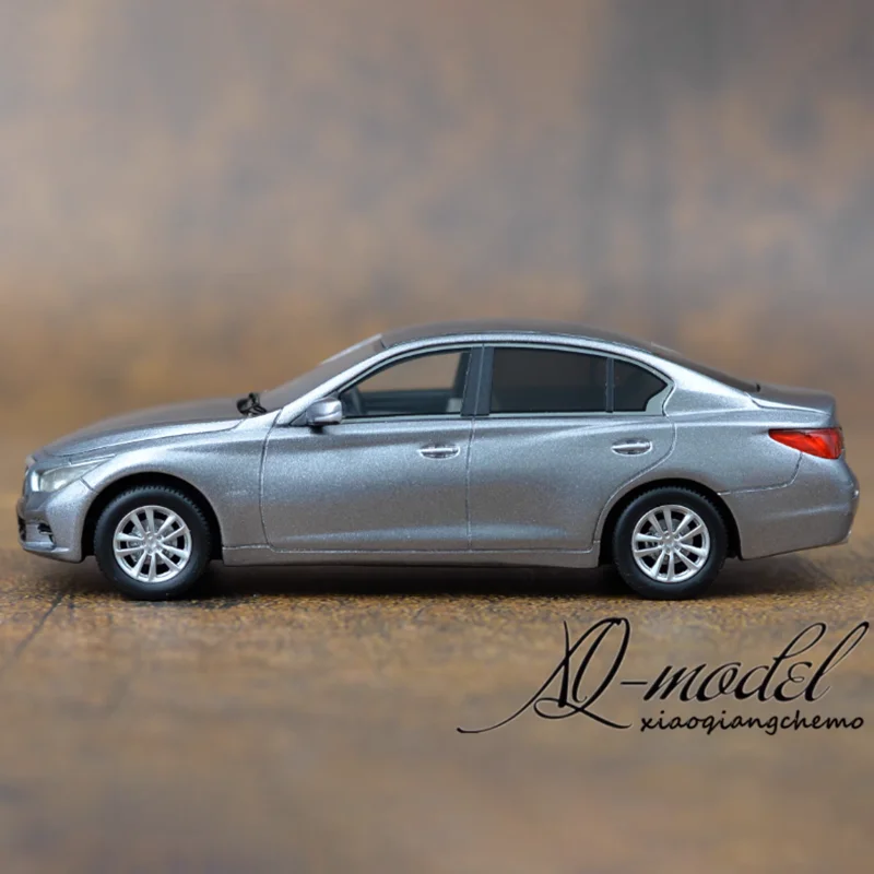 Original 1:43 Scale Nissan skyline 350GT Hybrid Infiniti Q50 Simulation Resin Car Model Static Display Collectible Gift Souvenir