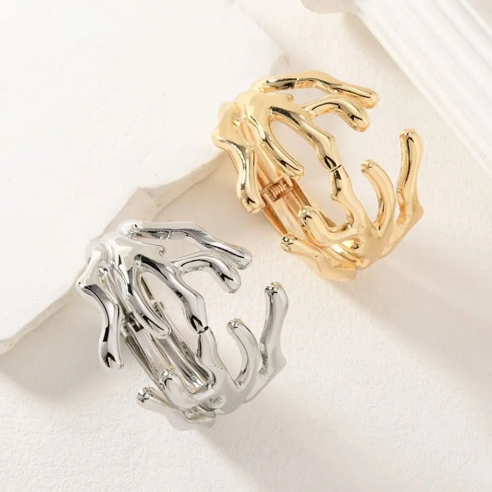 المعادن واسعة غير النظامية المفتوحة الإسورة غلو أوروبا الأمريكية نمط فرع الكفة أساور سبيكة الأقلية تصميم سوار مبالغ فيه #4