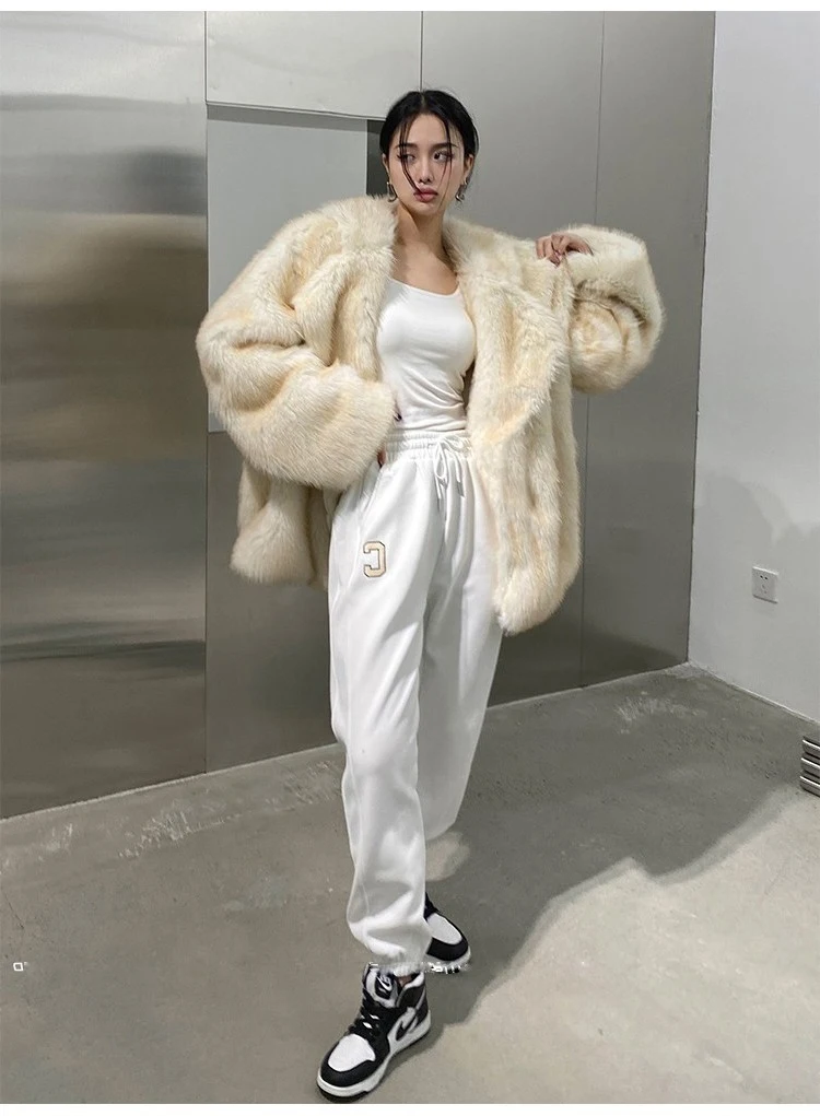Lautaro Winter Loose Casual Thick Warm Soft Hairy Faux Fur Coat Women Luxury High Quality Furry Fluffy Jacket Korean Fashion