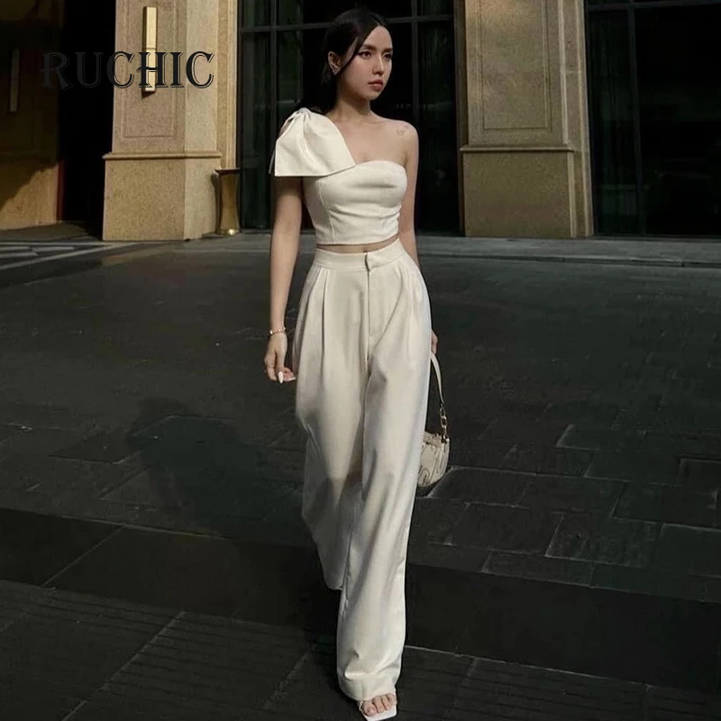 

Chic Women's Fashion 2 Pcs Set Bow One Shoulder Top High Waist Folds Straight Beige Trousers Suit for Autumn 2024 Trend