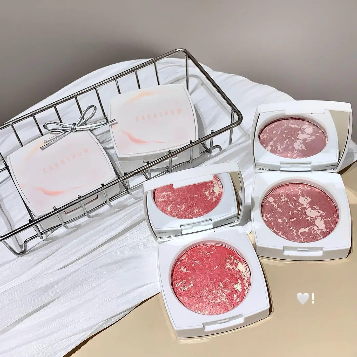 Zijdeachtig Blush-palet Fijne glans Parelmoer Blusher Make-up Rouge Gemakkelijk aan te brengen met hoge kleurenschaff