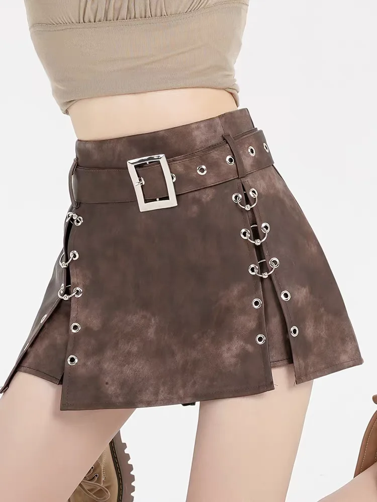 

2025 Designer Brown PU Leather Skirts For Petite Women, 2025 Autumn Spring Chic Slit Mini Skirt With Lined Shorts