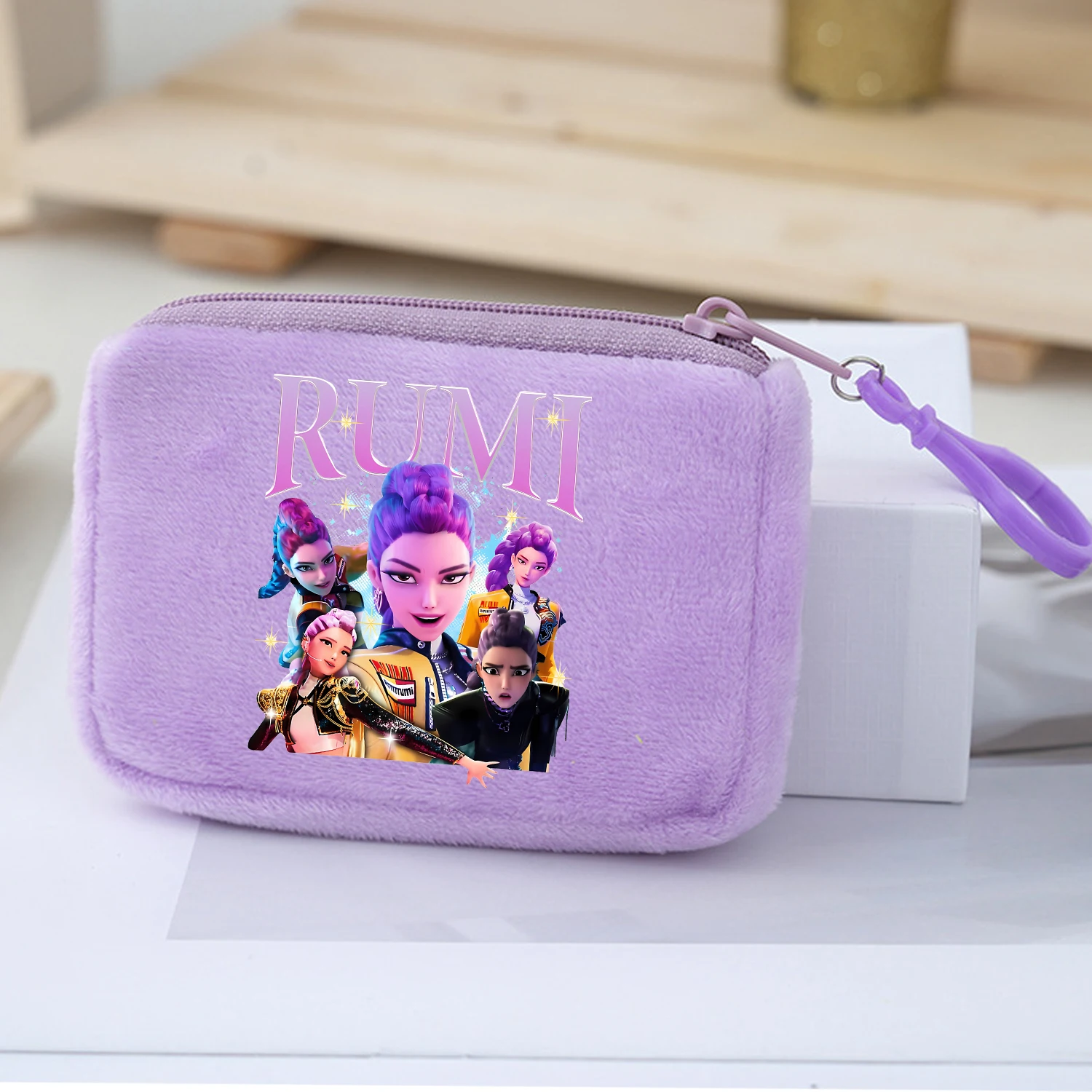 Monedero de felpa Kpop Demon Hunters, Mini billetera de dibujos animados Kawaii para niño y niña, monedero con cremallera, bolsas de almacenamiento de tarjetas de dinero púrpura a la moda, regalo