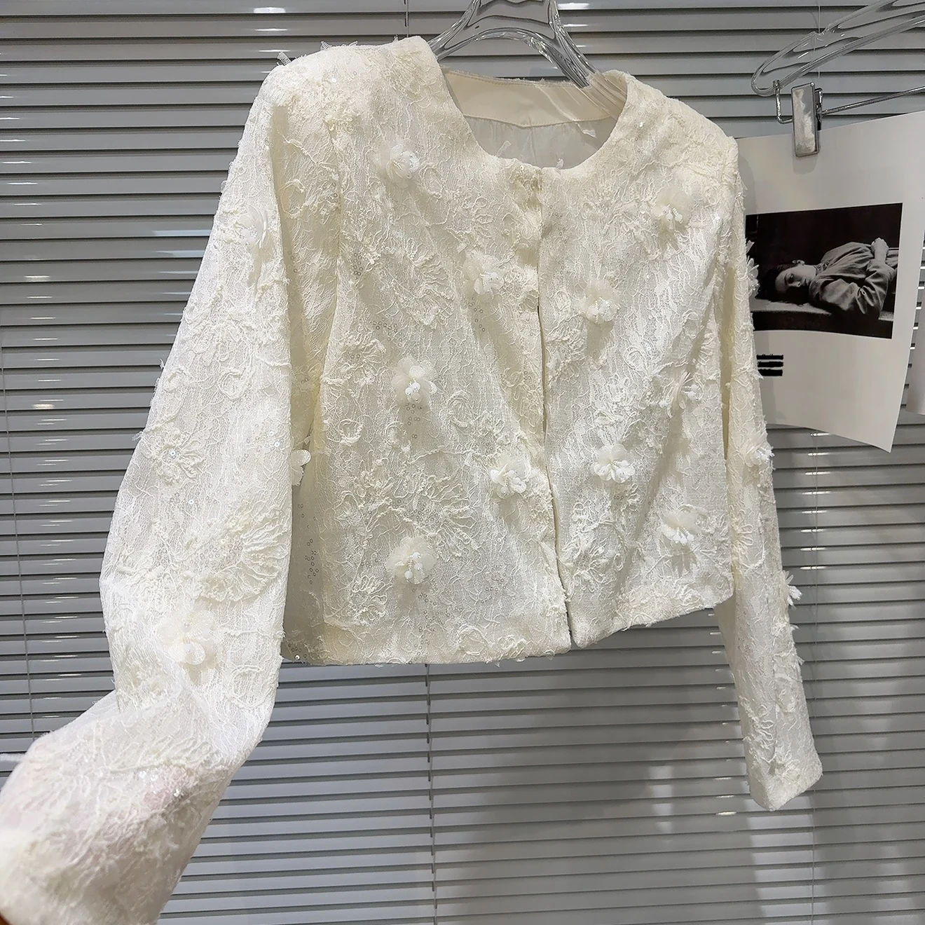 

Faionable ort Embroidered Lace Floral irt for Women Straight Cut Sle Spring 2025 Seasonal New Arrival Ele Lady Coat
