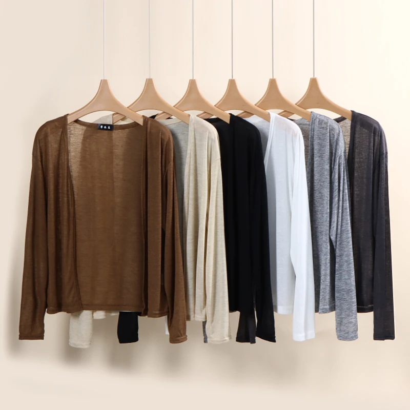 เสื้อคลุมกันแดดผู้หญิงทรงหลวมแบบบางพิเศษสำหรับฤดูร้อน เสื้อคลุมกันแดดแบบมีแอร์ สีพื้น ไซส์ใหญ่ สำหรับคุณแม่