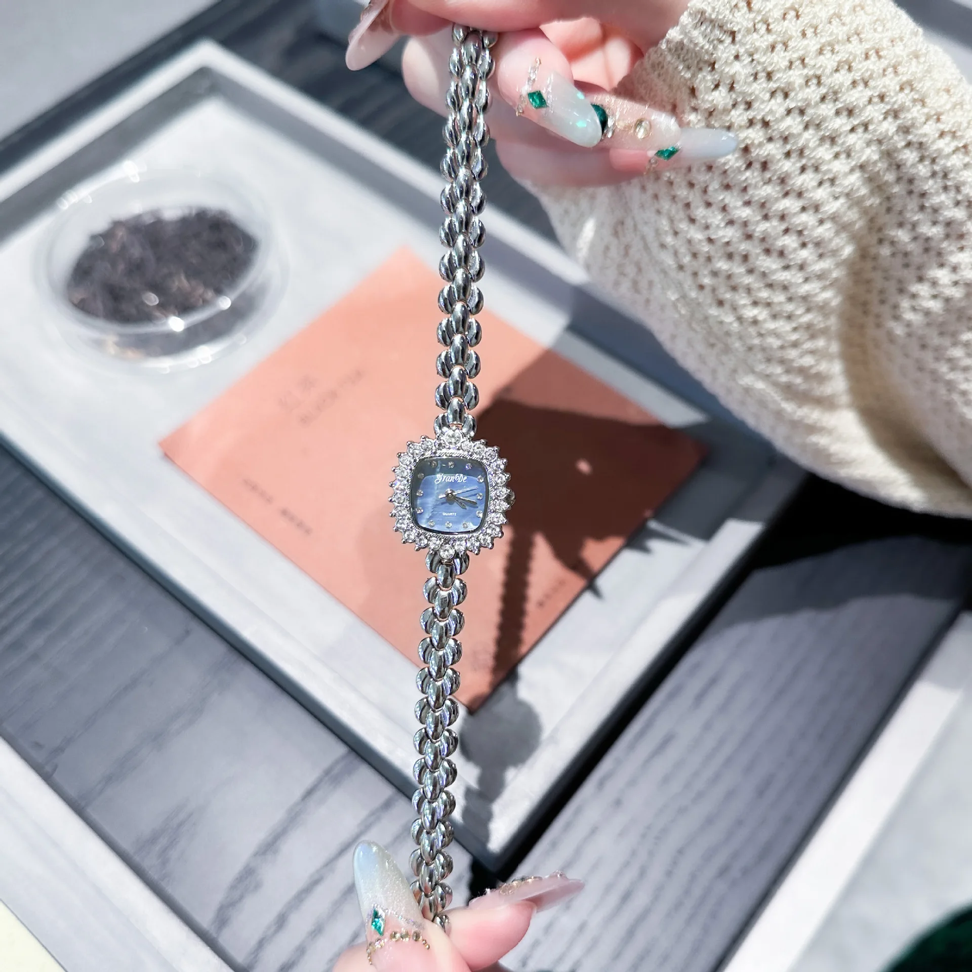 New Women'S Watch With Bracelet-Style Strap, Quartz Movement, High-Quality Ladies' Wristwatch, Fashionable Quartz Watch.