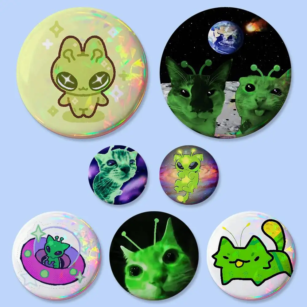 Grüne Alien-Katzen-Anstecknadeln, Runde Kreative Broschen, Taschen-Deko-Accessoires, Sammlerstücke für Fans und Freunde