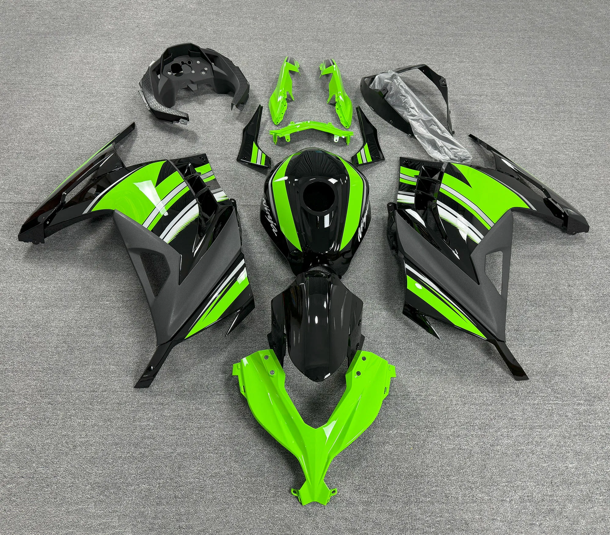 

Classic style Complete Fairing kit for NINJA300 2013 2014 2015 2016 2017 EX300R 13-17 Green Black Body Housing