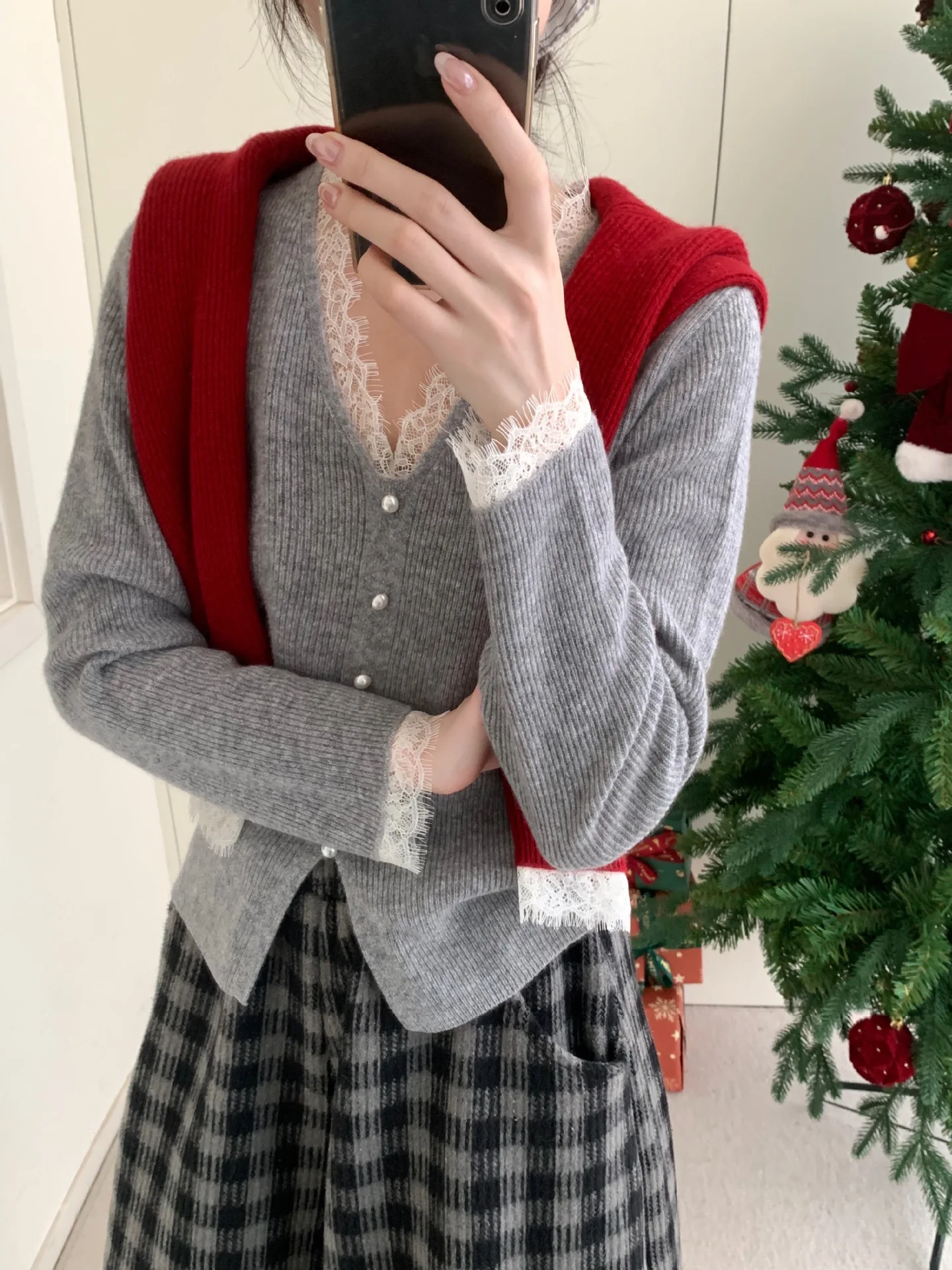 

Woolen sweater Korean solid color V-neck lace lace lace thick wool sweater