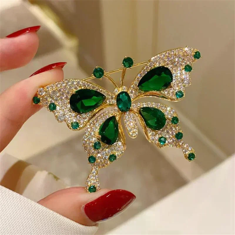Classic Exquisite Butterfly Brooches Pins Women Shiny Rhinestone Insect Lapel Pins Badges Party Banquet Jewelry Accessory Gift