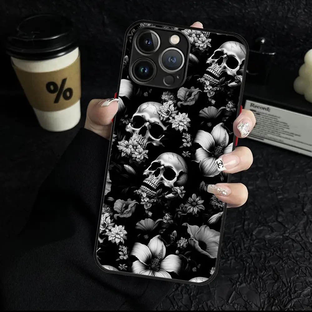 Horror Skeleton Phone Case For iPhone 15 Pro Max 14 13 12 11 X XR XS XSMAX 8 7 Plus Skin Feel Scrub case