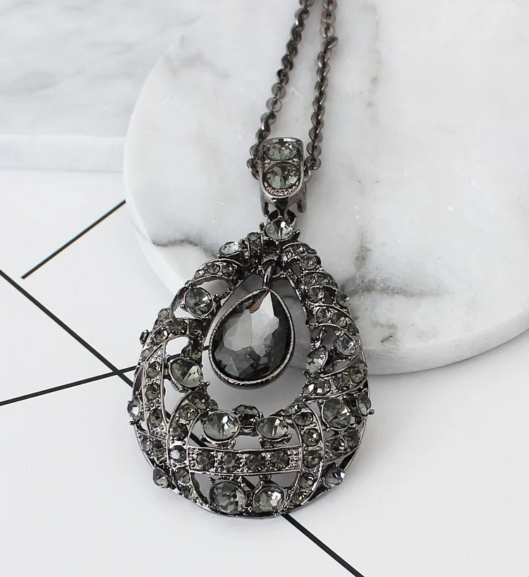 2024 Fashion Shinning Water Drop Rhinestone Long Necklace Women Bijoux Fashion Simple Sweater Pendant Jewelry Accessories