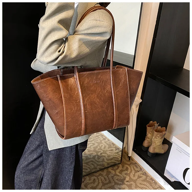 2026 New Retro Fashion Shoulder Bag Trendy Versatile Women's Tote Bag Multi Functional Large Capacity Handbag
